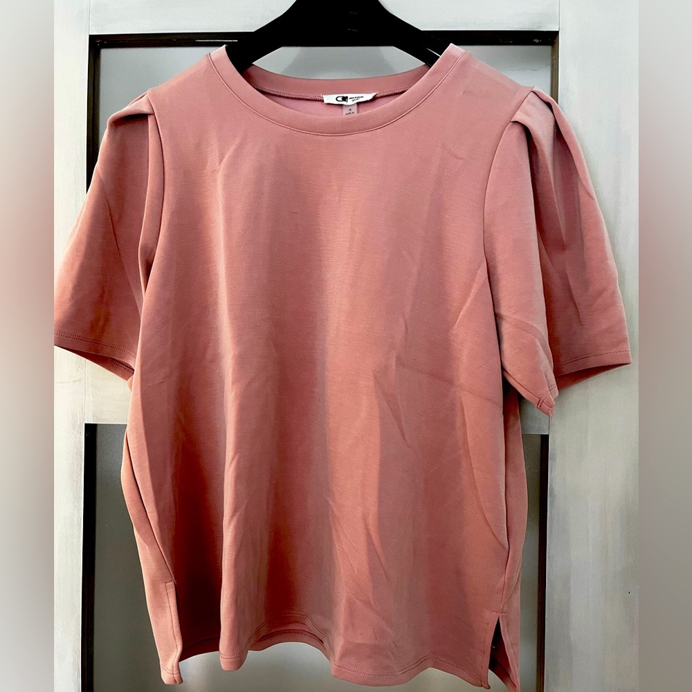 Cable & Gage sport pink short sleeve top